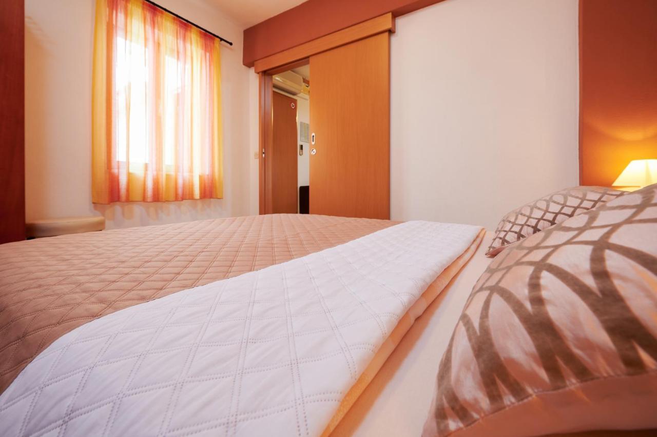 Apartments Ivica Trogir Exterior photo